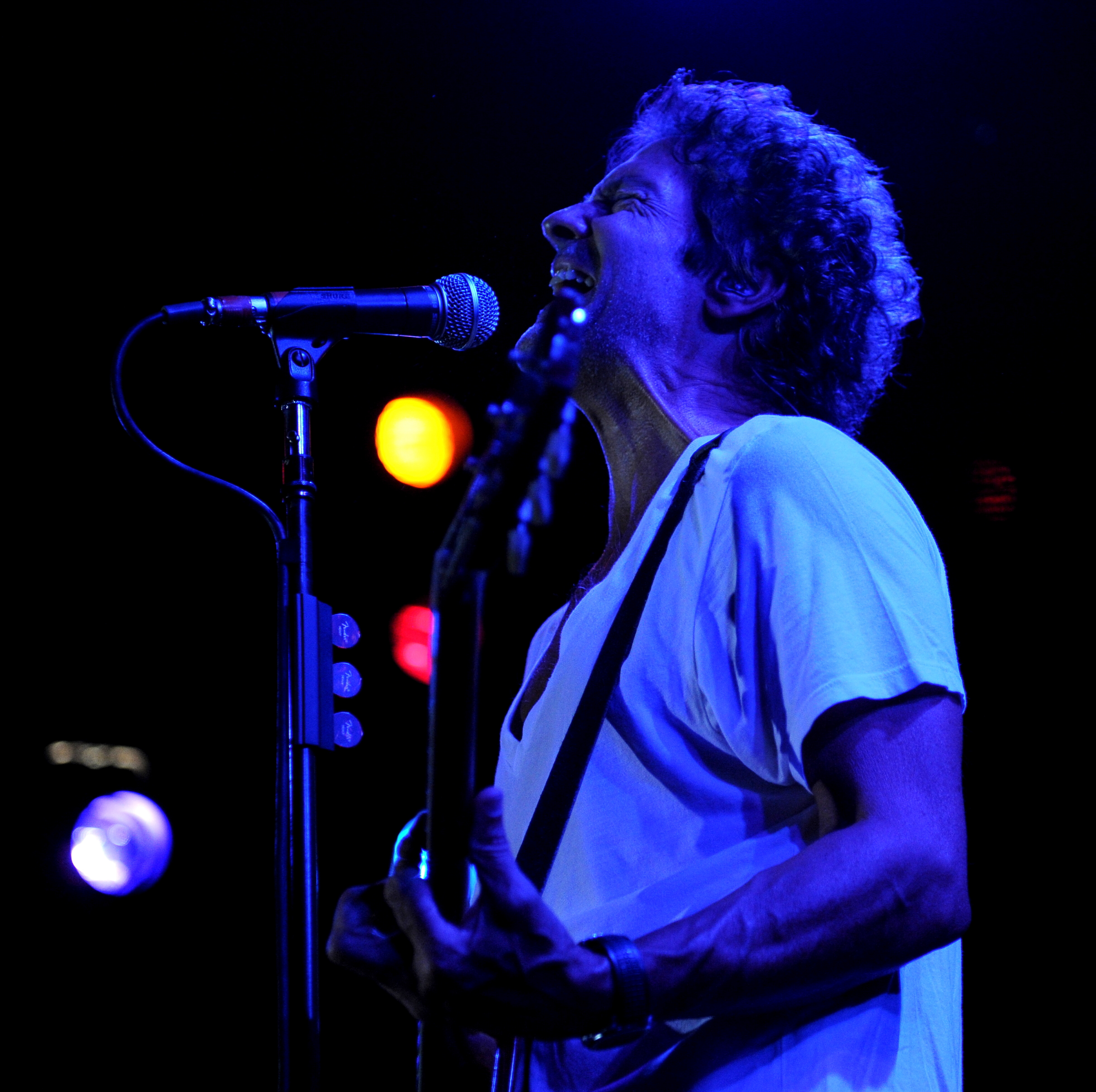 Billy Squier performing live