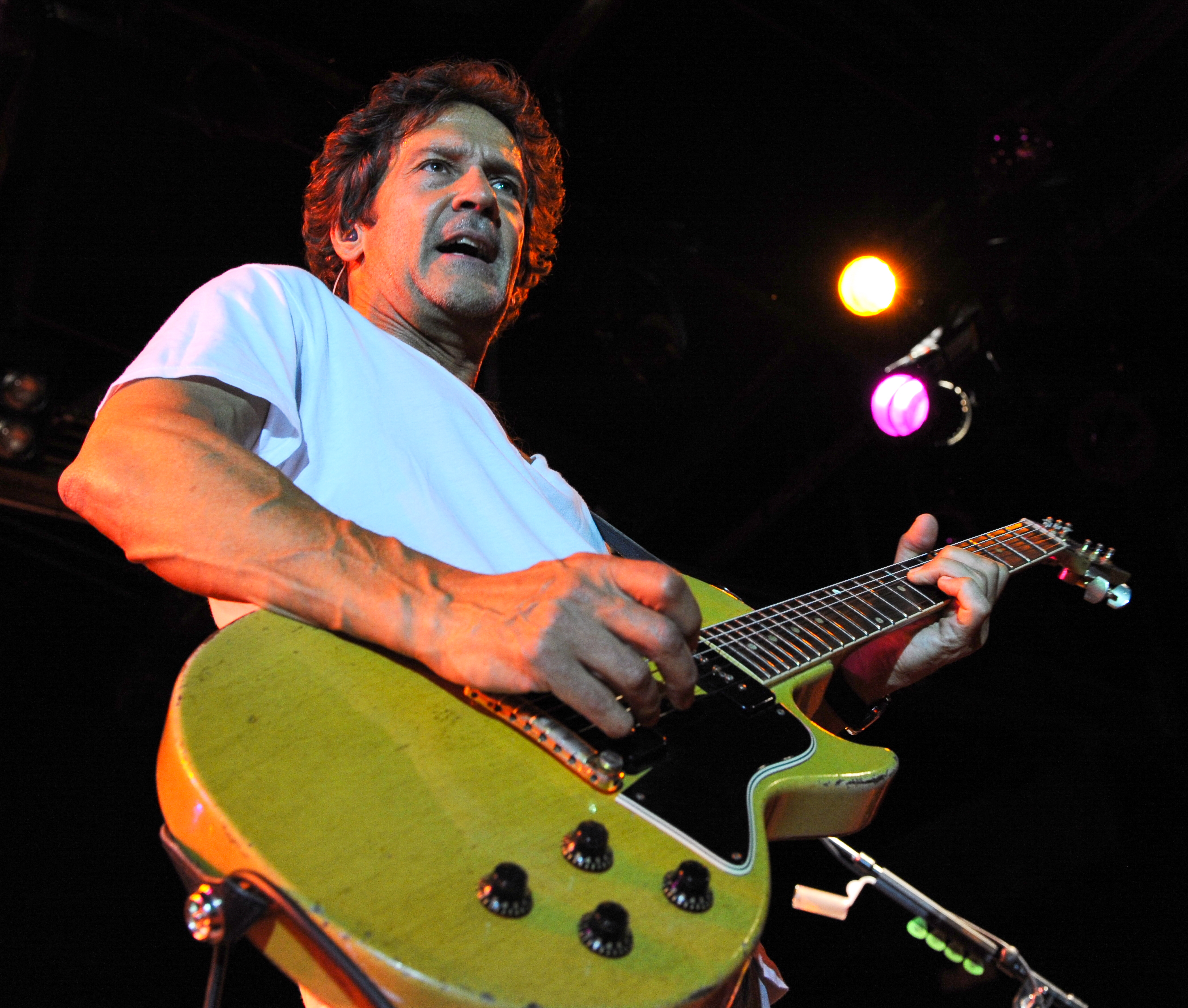 Billy Squier concert shot