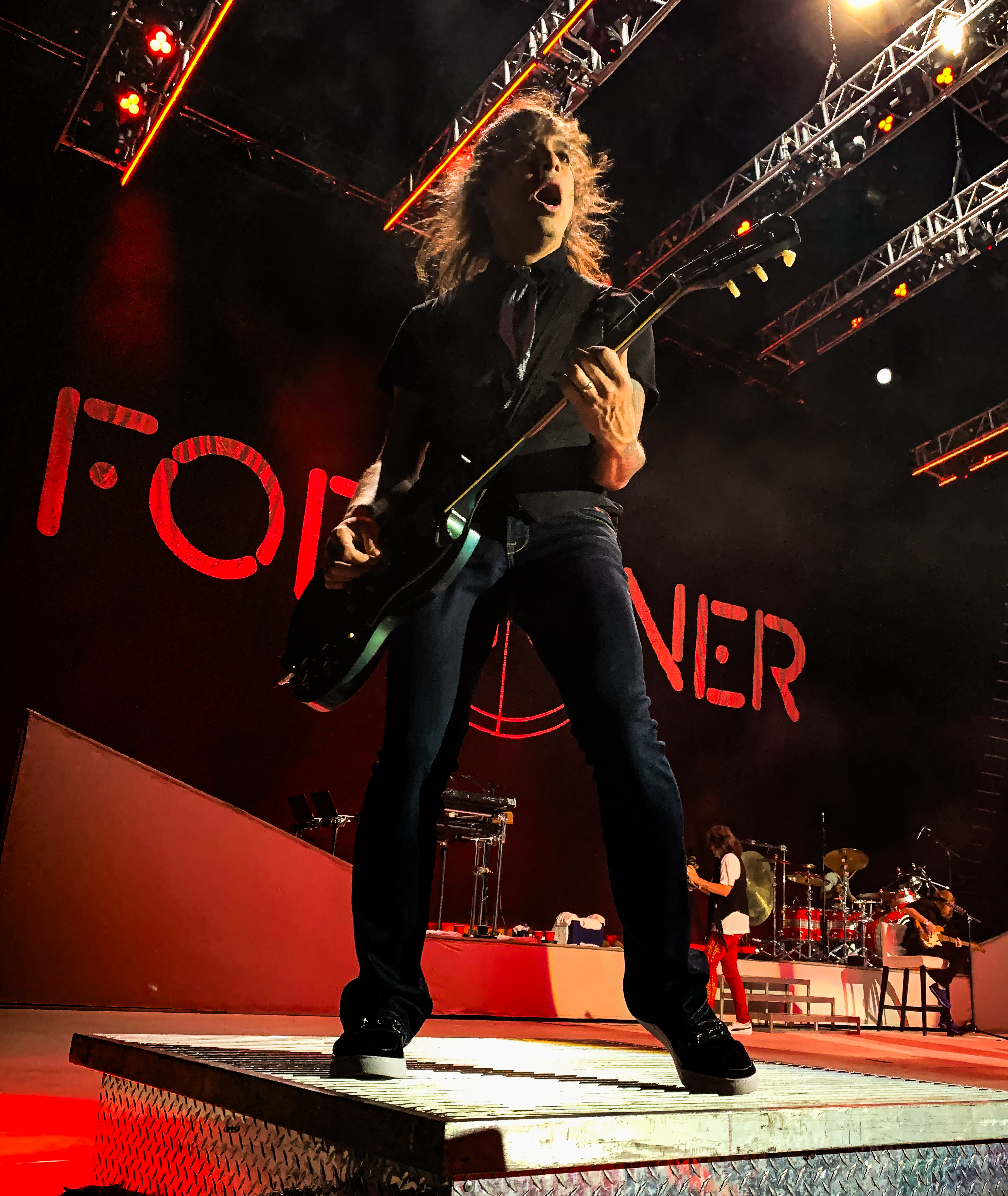 Foreigner live