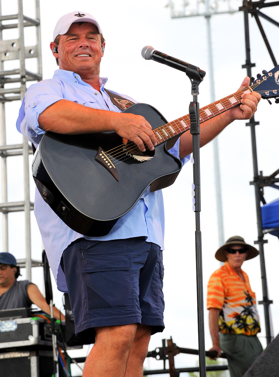 Sammy Kershaw on stage